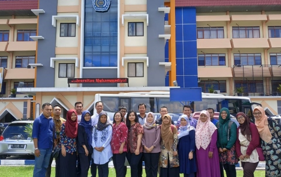 Kunjungan FPPTI Jawa Timur di Perpustakaan Unmuh Jember